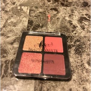 New! Beauty Vaulte Plum Palette